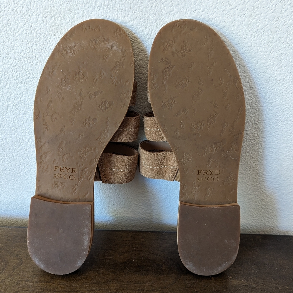 Frye and Co. Evie Three Band Tan Faux Suede Slides Women's Size 7 - Picture 10 of 10